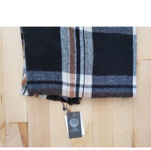 Vince Camuto Brown Plaid Scarf & Beanie Set One size Acrylic New - Picture 8 of 9